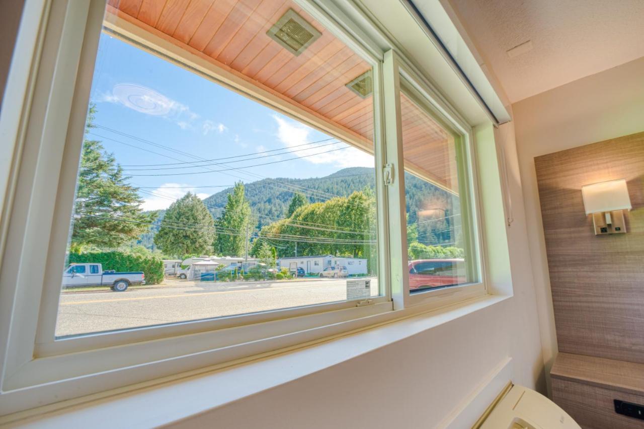 Harrison Grand Motel Harrison Hot Springs Exterior foto